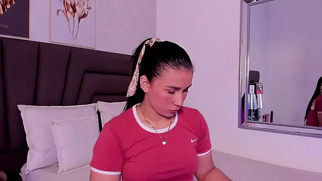 Snapshot of Sofi_Perez_ chatting on October 2, 2025, 11:24 am Sofi Perez online show from October 2, 2025, 11:24 am