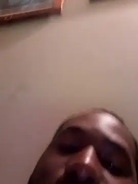 Snapshot of Bighood_T chatting on December 24, 2024, 1:27 am Bighood T online show from December 24, 2024, 1:27 am