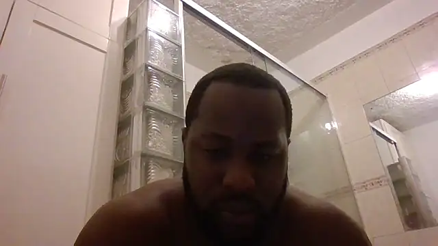 Snapshot of Bighood_T chatting on February 16, 2026, 5:28 am Bighood T online show from February 16, 2026, 5:28 am