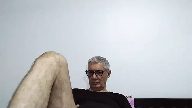 BIGUNCUTHARDCOCK online show from March 19, 2026, 2:11 am