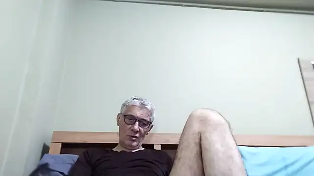 BIGUNCUTHARDCOCK online show from November 11, 2025, 5:02 am