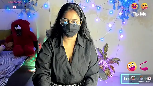 Snapshot of Love_Winss chatting on September 13, 2025, 5:02 pm Love Winss online show from September 13, 2025, 5:02 pm