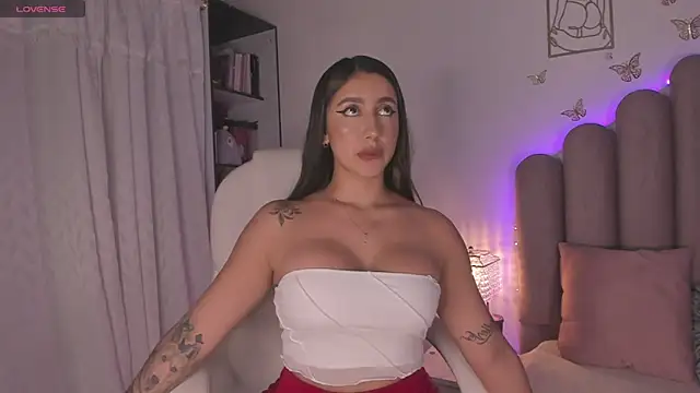 Sarapalmer1 online show from December 18, 2024, 10:02 pm