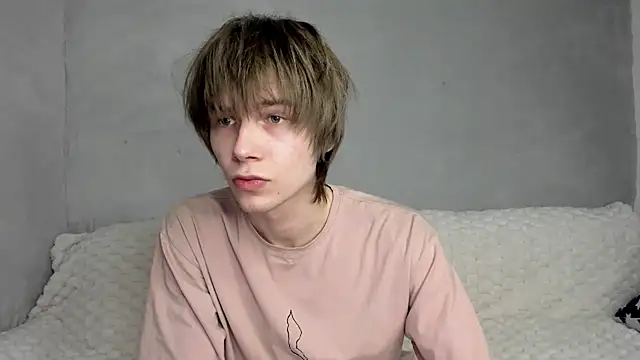 Snapshot of Makentoshi_ chatting on November 21, 2025, 12:20 am Makentoshi online show from November 21, 2025, 12:20 am