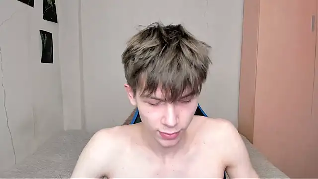 Snapshot of Makentoshi_ chatting on March 12, 2025, 9:23 am Makentoshi online show from March 12, 2025, 9:23 am