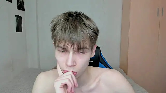 Snapshot of Makentoshi_ chatting on March 7, 2025, 4:46 am Makentoshi online show from March 7, 2025, 4:46 am