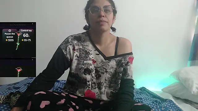 Snapshot of Anne_purple chatting on January 23, 2025, 4:26 pm Anne purple online show from January 23, 2025, 4:26 pm