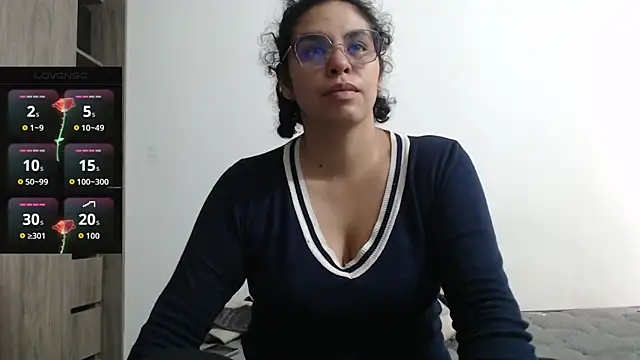 Snapshot of Anne_purple chatting on September 17, 2025, 6:10 pm Anne purple online show from September 17, 2025, 6:10 pm