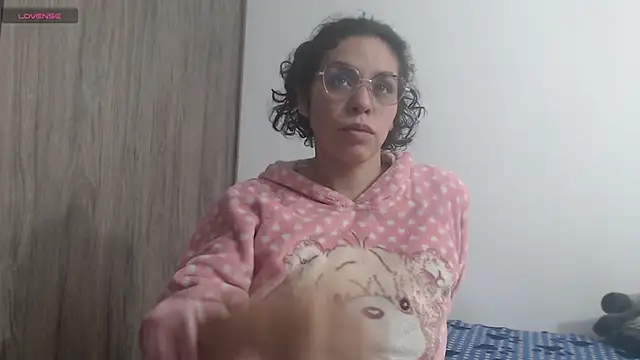 Snapshot of Anne_purple chatting on January 29, 2025, 6:28 pm Anne purple online show from January 29, 2025, 6:28 pm
