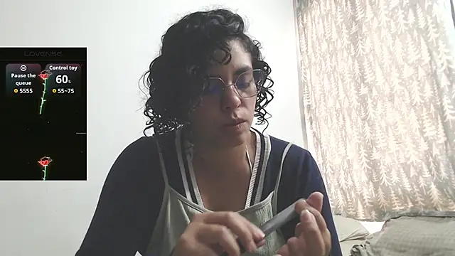Snapshot of Anne_purple chatting on September 15, 2025, 3:23 pm Anne purple online show from September 15, 2025, 3:23 pm