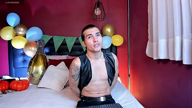  Tattoo Couple online show from October 1, 2025, 2:21 pm