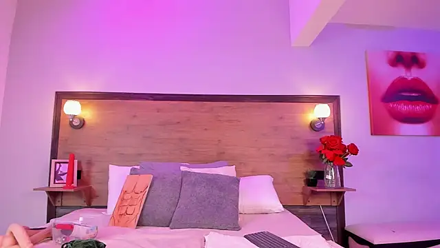 EmmaBakeer online show from November 17, 2025, 11:36 am