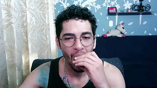 Snapshot of ponzothc chatting on October 27, 2025, 9:16 pm ponzothc online show from October 27, 2025, 9:16 pm