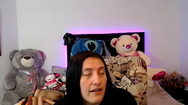 Snapshot of Lorenahot_06 chatting on October 10, 2025, 5:58 pm Lorenahot 06 online show from October 10, 2025, 5:58 pm