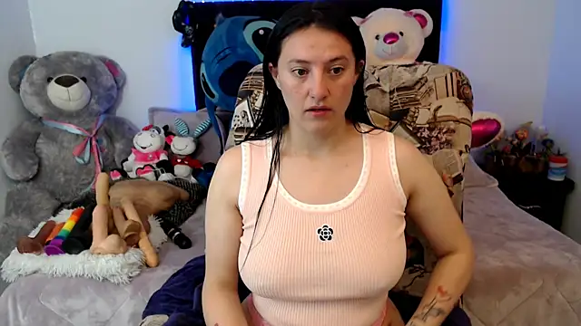 Snapshot of Lorenahot_06 chatting on October 18, 2025, 3:47 pm Lorenahot 06 online show from October 18, 2025, 3:47 pm