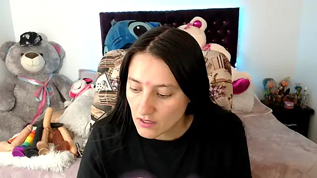 Lorenahot 06 online show from December 5, 2025, 6:39 pm