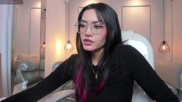 AzuraKindong online show from October 21, 2025, 7:13 pm