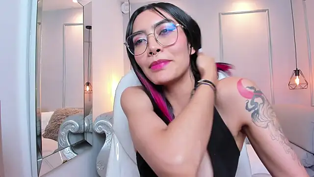 AzuraKindong online show from March 20, 2025, 1:46 am