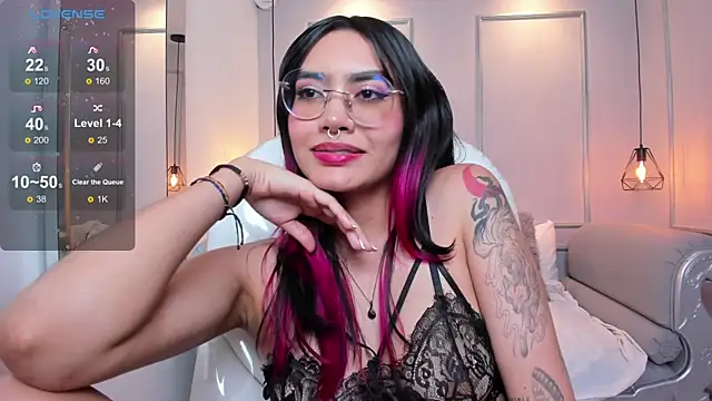 AzuraKindong online show from March 7, 2025, 1:31 am