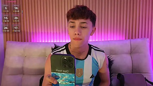 Snapshot of Tomy_Rox chatting on February 5, 2026, 7:32 pm Tomy Rox online show from February 5, 2026, 7:32 pm