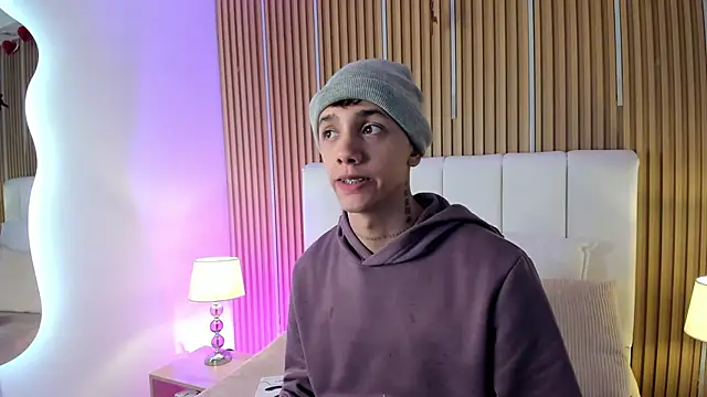 Snapshot of Tomy_Rox chatting on February 23, 2026, 8:09 pm Tomy Rox online show from February 23, 2026, 8:09 pm