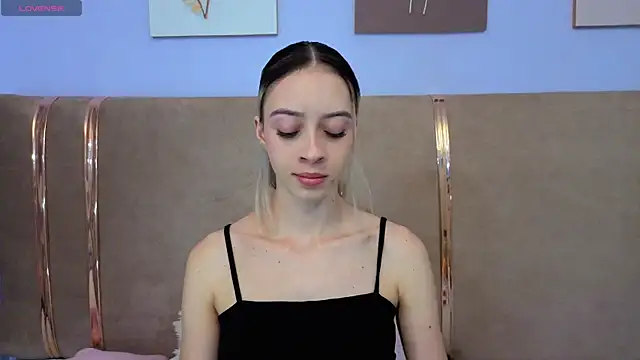 sophiia grey 1 online show from September 22, 2025, 8:59 pm