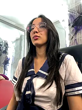 AnyaFloyd69 online show from November 5, 2025, 9:51 pm