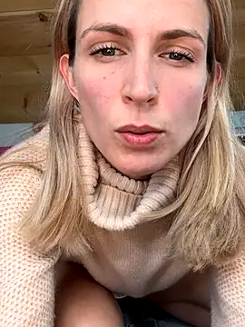 Snapshot of DanaeJustine chatting on November 13, 2025, 10:02 pm DanaeJustine online show from November 13, 2025, 10:02 pm