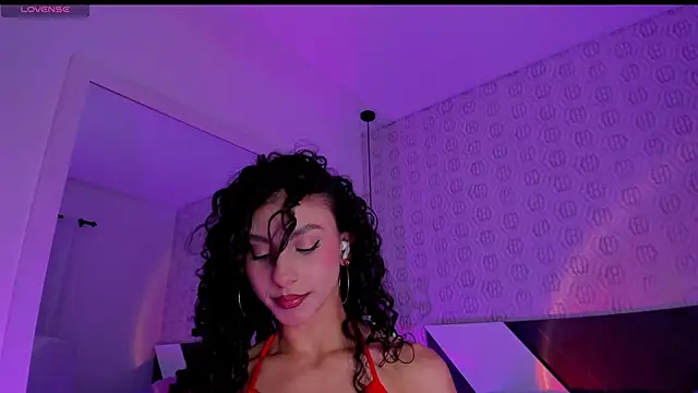 MiissCharlotte online show from November 5, 2025, 3:53 am