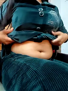 Snapshot of Anamika_24 chatting on February 5, 2025, 9:25 am Anamika 24 online show from February 5, 2025, 9:25 am
