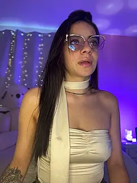 hannacruzsj online show from February 4, 2026, 6:25 pm