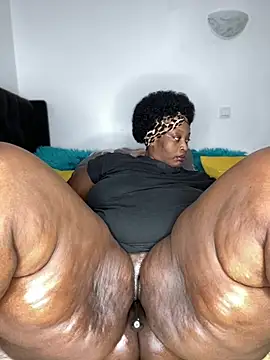 MsWhiteChocolatte online show from April 2, 2026, 5:30 pm