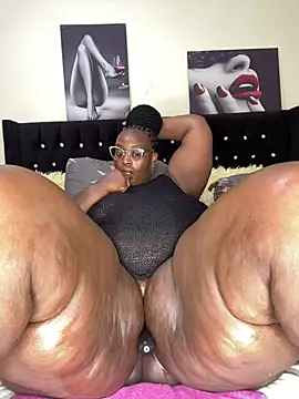 Snapshot of MsWhiteChocolatte chatting on February 22, 2025, 12:18 pm MsWhiteChocolatte online show from February 22, 2025, 12:18 pm