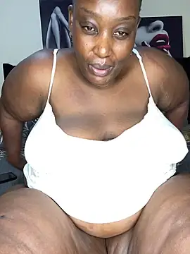 Snapshot of MsWhiteChocolatte chatting on February 23, 2025, 10:06 am MsWhiteChocolatte online show from February 23, 2025, 10:06 am