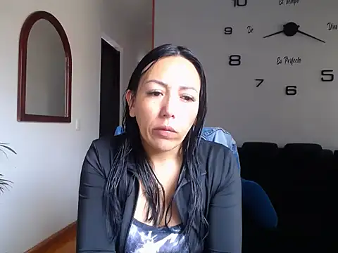 Snapshot of Laura_martin_ chatting on February 25, 2026, 1:22 pm Laura martin online show from February 25, 2026, 1:22 pm