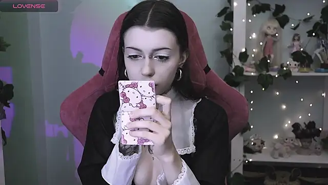 Snapshot of prettybones chatting on June 15, 2026, 9:58 pm prettybones online show from June 15, 2026, 9:58 pm