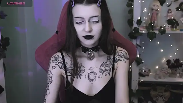 Snapshot of prettybones chatting on June 11, 2026, 12:32 am prettybones online show from June 11, 2026, 12:32 am