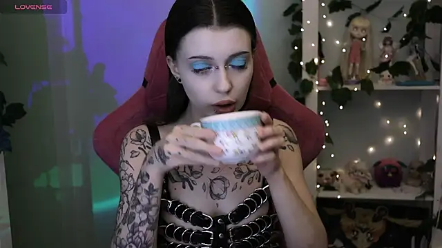 prettybones online show from January 12, 2026, 7:42 pm