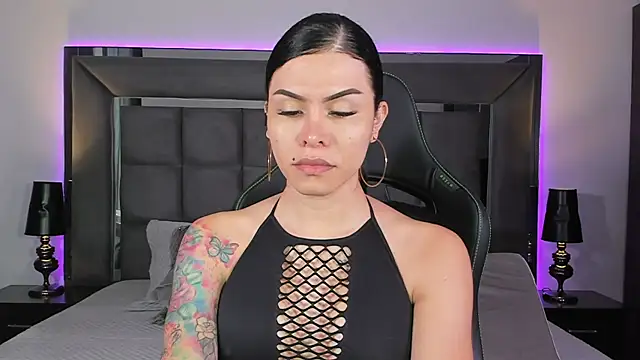 Emmilysantibanez online show from January 18, 2026, 3:48 pm