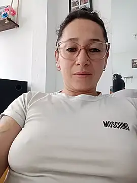 emilypoppy3 online show from May 13, 2026, 7:10 pm