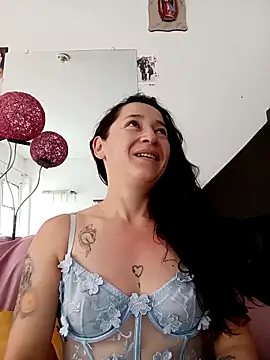 emilypoppy3 online show from November 24, 2025, 12:38 pm