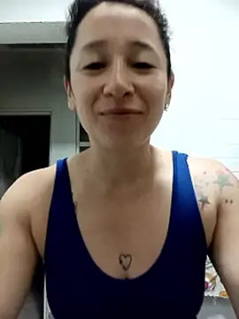 emilypoppy3 online show from May 16, 2026, 12:09 am