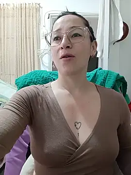 emilypoppy3 online show from May 30, 2026, 7:08 pm