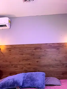 DeboraEvans online show from October 21, 2025, 6:51 pm