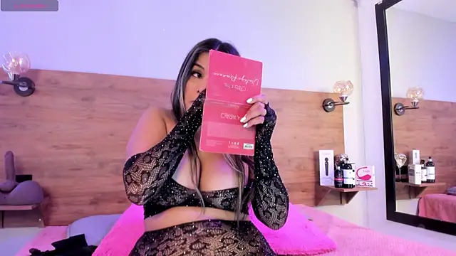 DeboraEvans online show from November 11, 2025, 8:14 pm