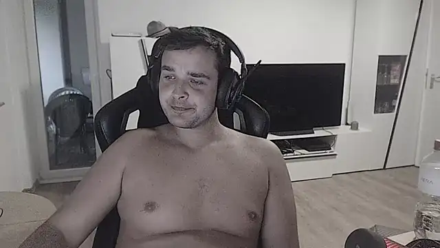 SharkLuigi online show from October 17, 2025, 4:20 pm