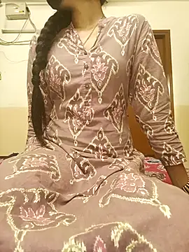 Snapshot of Ruchi-34 chatting on February 4, 2026, 11:33 pm Ruchi-34 online show from February 4, 2026, 11:33 pm