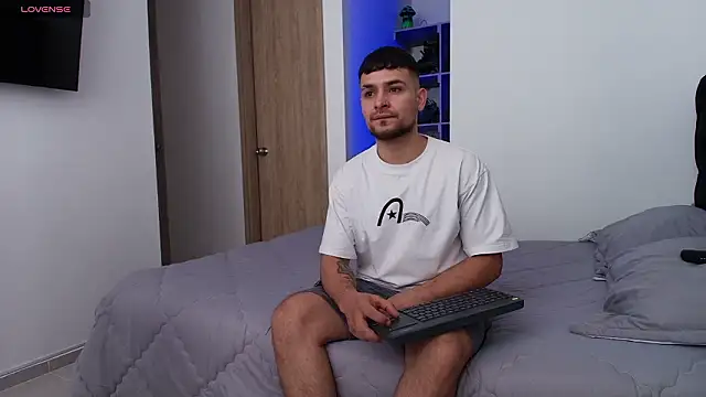 Aron-santoro online show from March 9, 2026, 3:04 pm