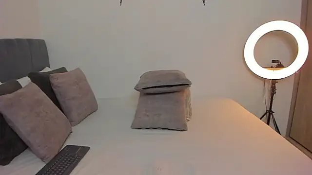 im sarah34 online show from October 24, 2025, 12:20 am