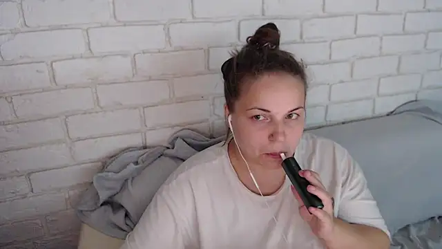 Crazyy girl  online show from October 23, 2025, 2:49 pm